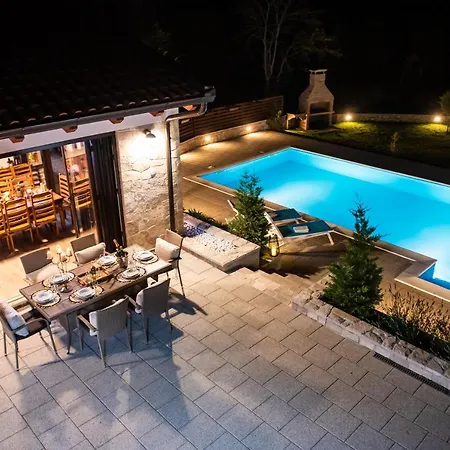 Tia - With Private Pool Villa