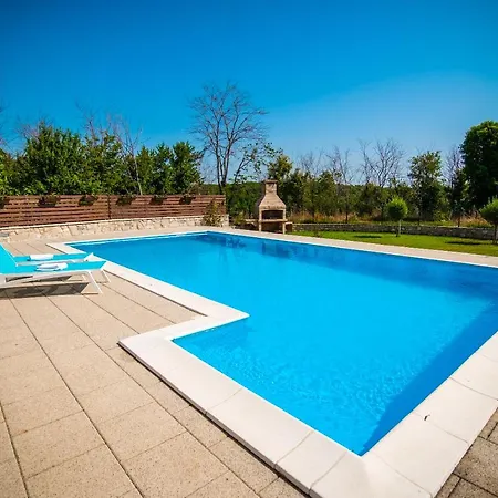 Tia - With Private Pool *