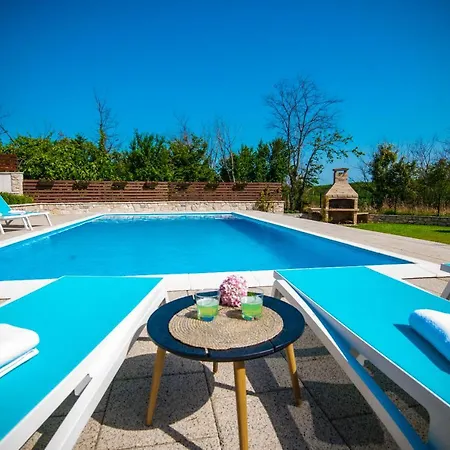 Tia - With Private Pool