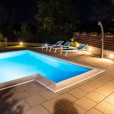 Tia - With Private Pool *