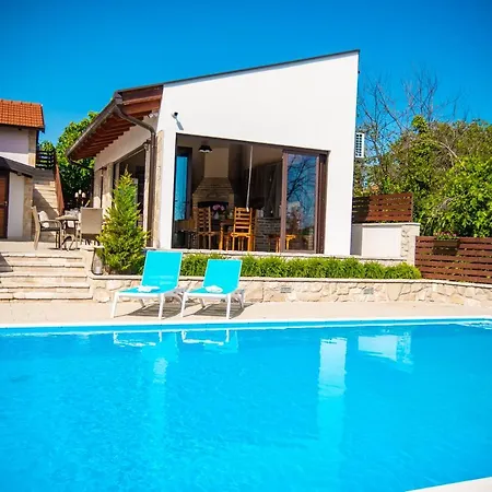Tia - With Private Pool Villa *
